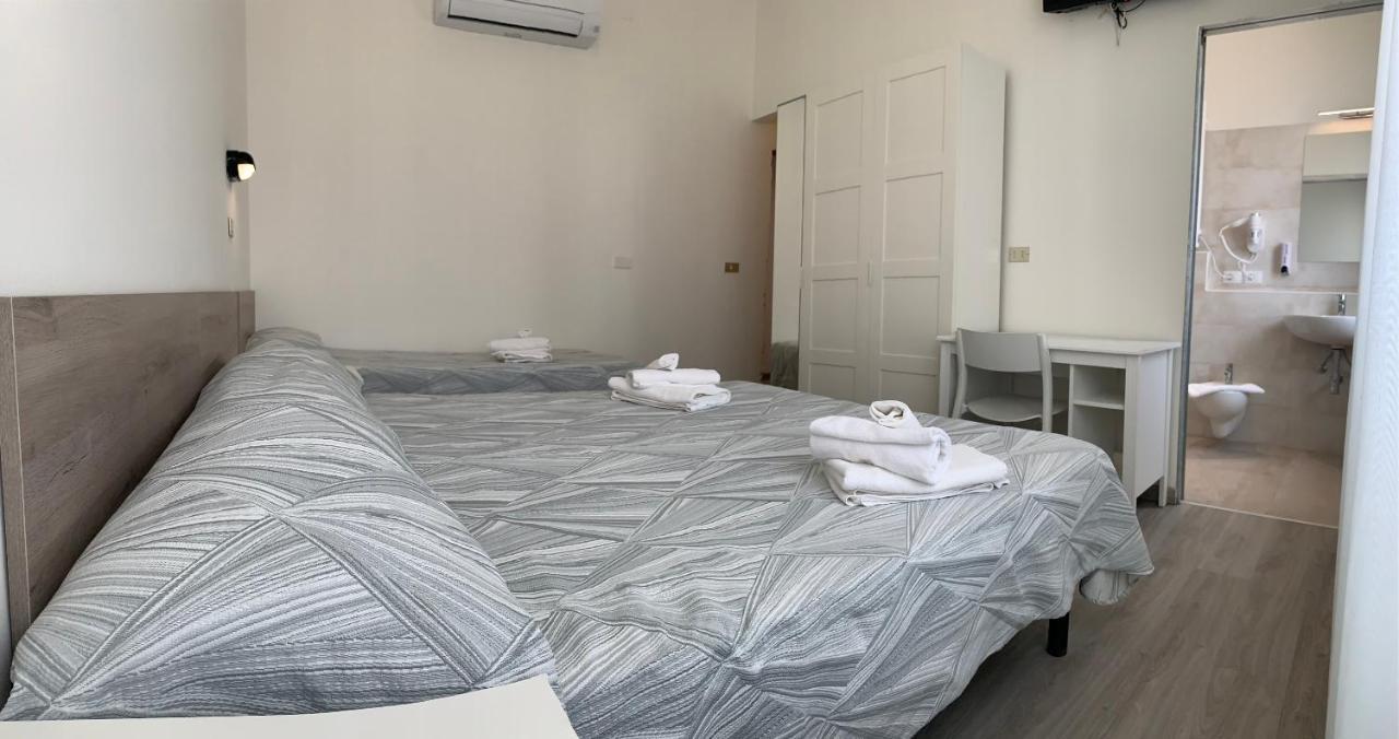 Hotel Laika Rimini Bagian luar foto