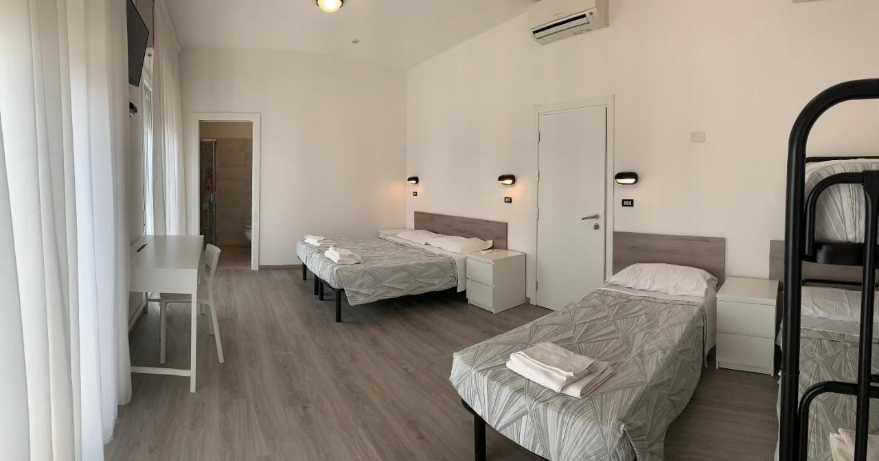 Hotel Laika Rimini Bagian luar foto