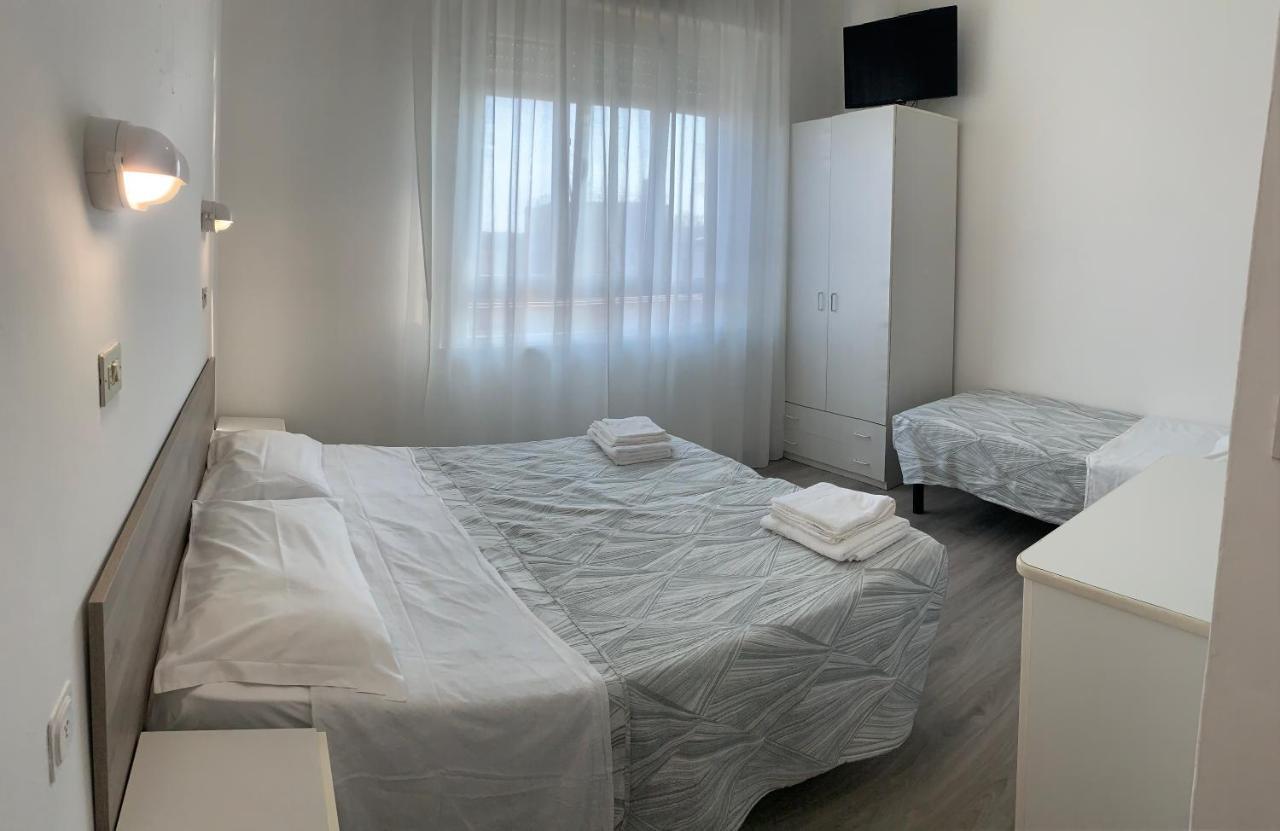 Hotel Laika Rimini Bagian luar foto